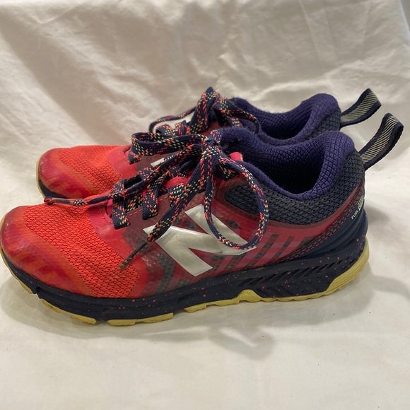 Girls New Balance Nitrel Fuel Core sz.13 Pink & Purple All Terrain - Picture 1 of 8